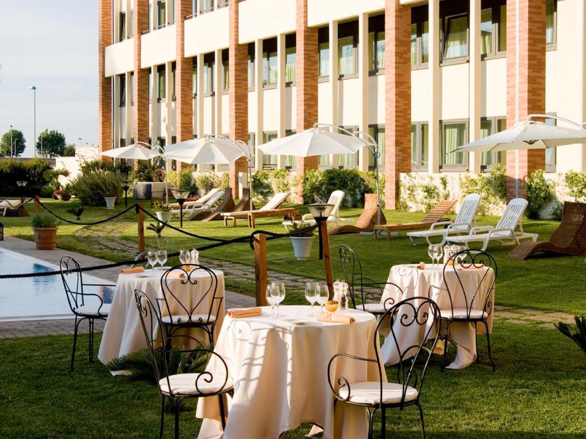 เมอร์เคียว โรม เลโอนาร์โด ดา วินชี แอร์พอร์ต Hotel ฟิวมิชีโน ภายนอก รูปภาพ